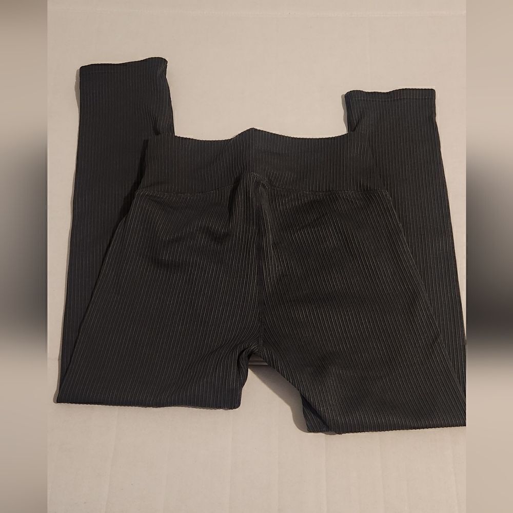 Good American Ribbed Gray Cropped Leggings Size 1/2